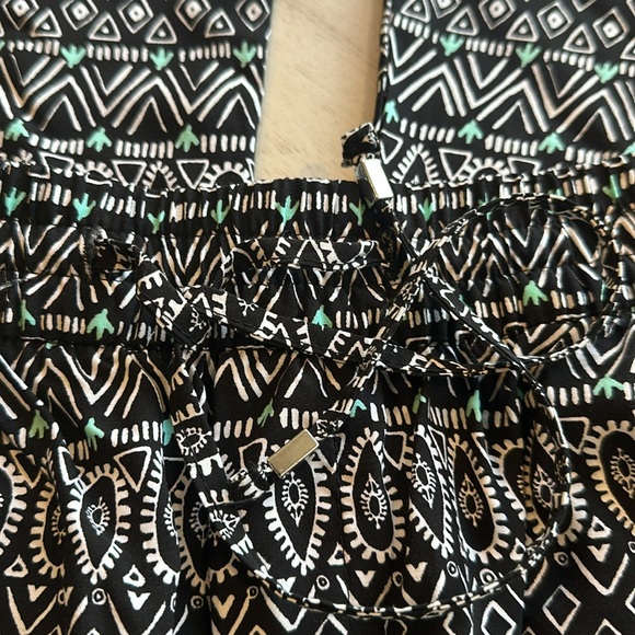 New Old Navy Pants Medium - Picture 14 of 15